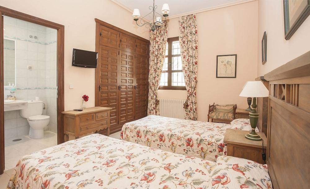 Hostal Las Paneras Avila Exterior photo